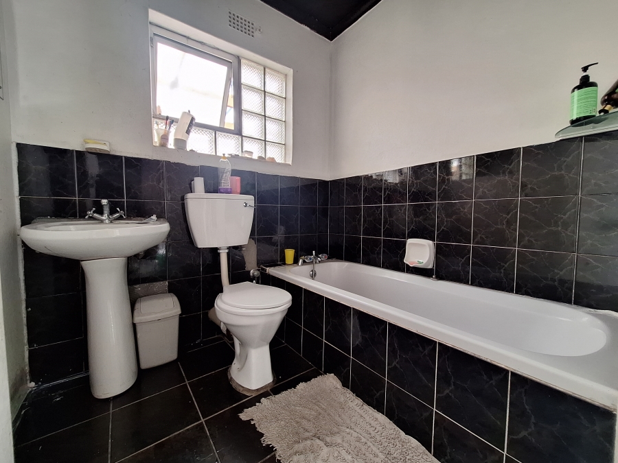 2 Bedroom Property for Sale in Strandfontein Western Cape